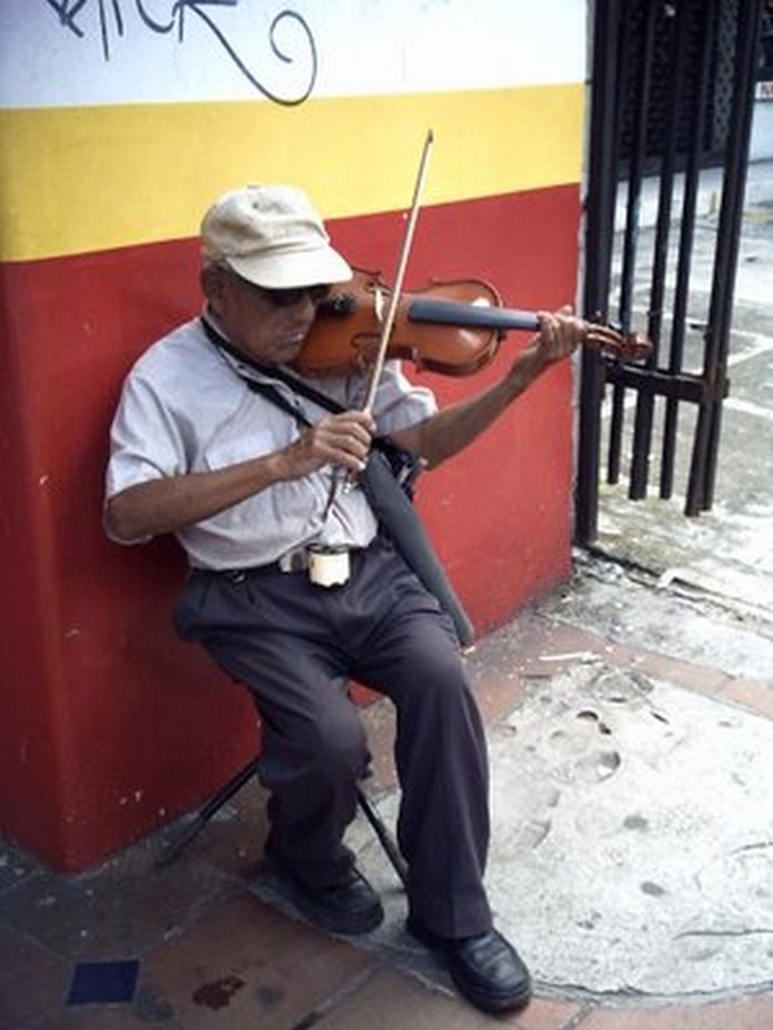 El violinista de la Calle Arce