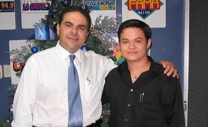 Con Tony Saca en la cabina de Fama Estereo 94.1 FM