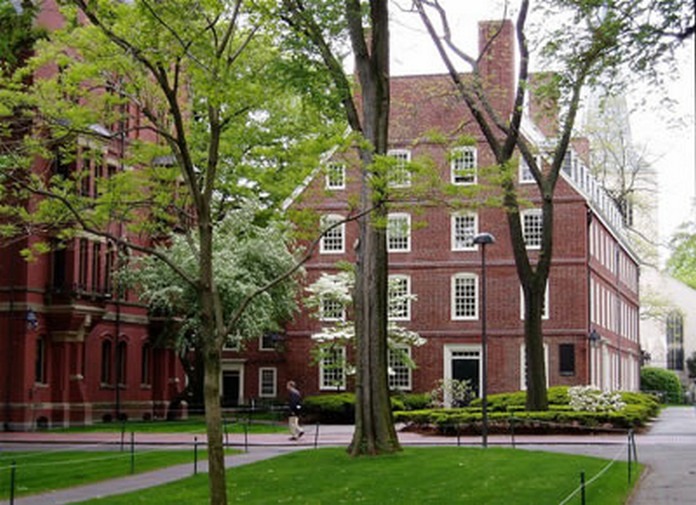 Harvard\'s Old Hall
