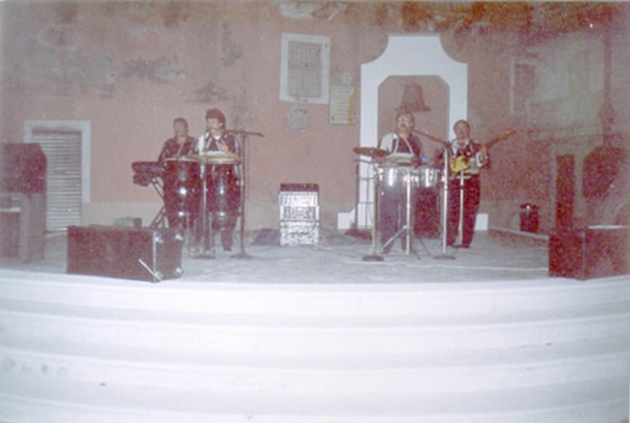 Banda musical tocando el tradicional Danzón Jarocho