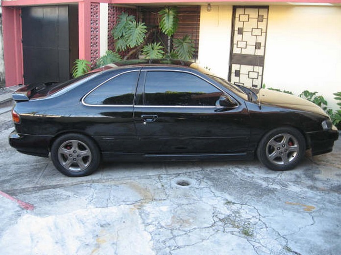 Nissan 200SX SE-R 1997 color negro