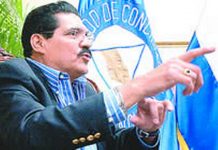 Ciro Cruz Zepeda dice que Rodrigo Avila parece Santa Claus