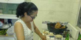 Mi mamá se fue hoy a Los Angeles