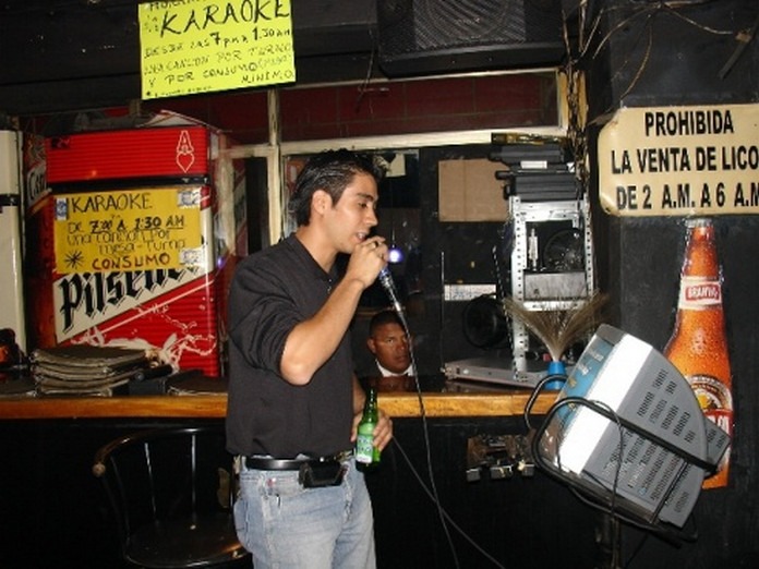 raul_cantando