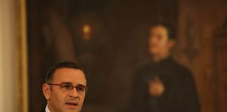 Mauricio Funes en Cadena Nacional de Radio y Televisión