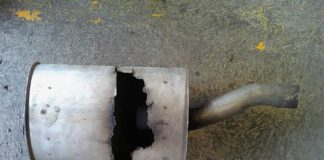 Se me arruinó el escape del carro