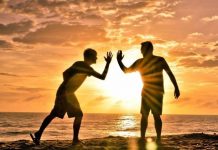 Noche entre amistad y recuerdos