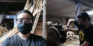 Trabajando con madera en el aserradero